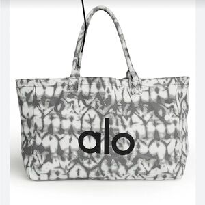 Alo tote bag